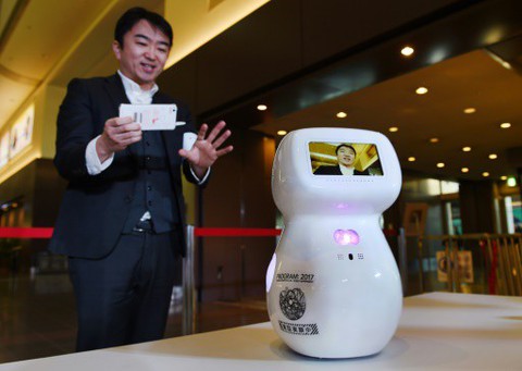 Sân bay Tokyo sẽ ‘la liệt’ robot phục vụ trong Olympic 2020 - Ảnh 1. Sân bay Tokyo sẽ ‘la liệt’ robot phục vụ trong Olympic 2020 - Ảnh 1.