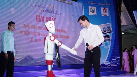 Robot công bố kết quả Euréka 2017 - Ảnh 3. Robot công bố kết quả Euréka 2017 - Ảnh 3.