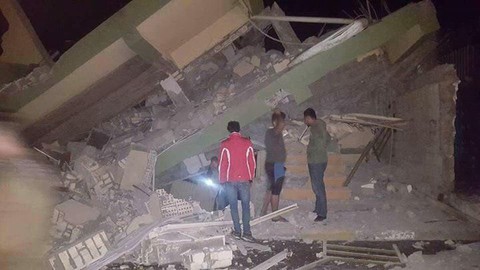 Số người chết vì động đất ở Iran, Iraq lên tới hơn 140 - Ảnh 2. Số người chết vì động đất ở Iran, Iraq lên tới hơn 140 - Ảnh 2.