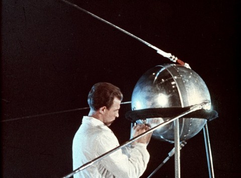 Nỗi nhục Sputnik của Mỹ đã thay đổi nhân loại ra sao? - Ảnh 1. Nỗi nhục Sputnik của Mỹ đã thay đổi nhân loại ra sao? - Ảnh 1.