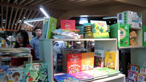 ‘Rừng sách nhiệt đới’ - thành phố sách giữa Sài Gòn - Ảnh 1. ‘Rừng sách nhiệt đới’ - thành phố sách giữa Sài Gòn - Ảnh 1.