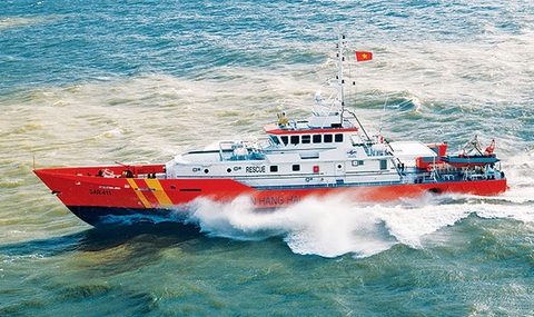 Tăng cường tàu tìm kiếm 3 thuyền viên mất tích trên biển Bạch Long Vỹ - Ảnh 1. Tăng cường tàu tìm kiếm 3 thuyền viên mất tích trên biển Bạch Long Vỹ - Ảnh 1.