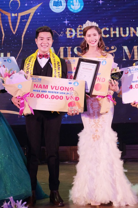 Thí sinh thanh lịch - tài năng nói về giữ gìn chữ viết, áo dài - Ảnh 1. Thí sinh thanh lịch - tài năng nói về giữ gìn chữ viết, áo dài - Ảnh 1.