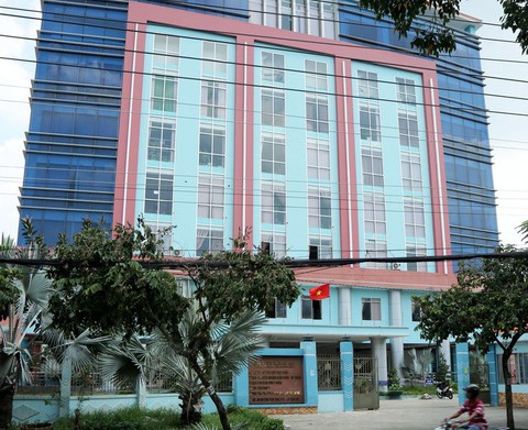 Khởi tố nguyên giám đốc Sở Y tế Long An - Ảnh 1. Khởi tố nguyên giám đốc Sở Y tế Long An - Ảnh 1.