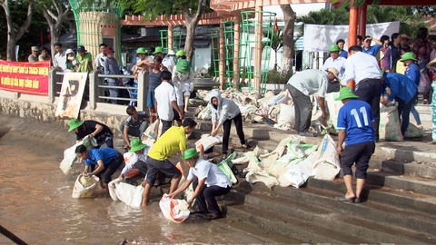 Đồng Tháp thả hơn 1 triệu con cá ra tự nhiên - Ảnh 2. Đồng Tháp thả hơn 1 triệu con cá ra tự nhiên - Ảnh 2.