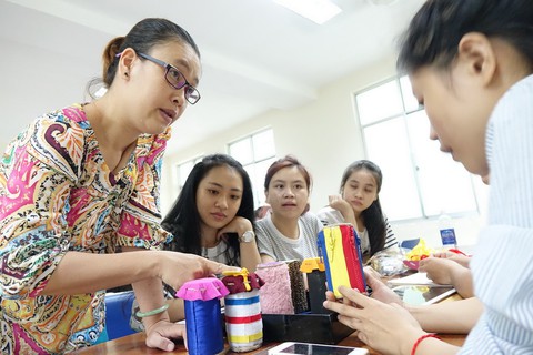 Thầy giáo 3 điểm không phải do chính sách miễn học phí! - Ảnh 1. Thầy giáo 3 điểm không phải do chính sách miễn học phí! - Ảnh 1.