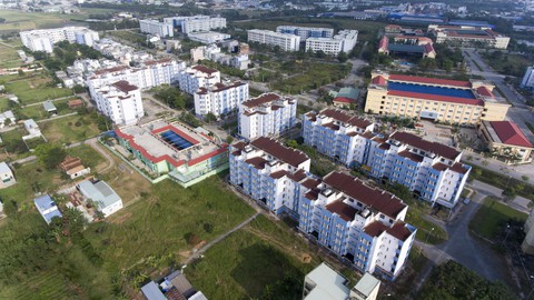 Khu tái định cư không có người tái định cư - Ảnh 2. Khu tái định cư không có người tái định cư - Ảnh 2.