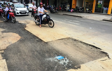Đề xuất không cấp phép đào đường đối với 36 nhà thầu - Ảnh 1. Đề xuất không cấp phép đào đường đối với 36 nhà thầu - Ảnh 1.