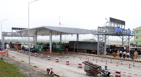 Doanh thu thấp, nhà đầu tư BOT không muốn giảm phí - Ảnh 1. Doanh thu thấp, nhà đầu tư BOT không muốn giảm phí - Ảnh 1.