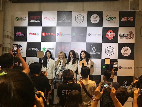 T-ara họp báo chớp nhoáng trước giờ G: Tôi đói bụng! - Ảnh 1. T-ara họp báo chớp nhoáng trước giờ G: Tôi đói bụng! - Ảnh 1.