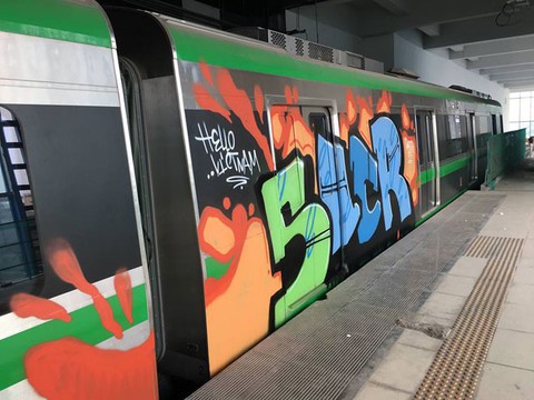 Tàu đường sắt Cát Linh - Hà Đông bị đột nhập vẽ Graffiti - Ảnh 1. Tàu đường sắt Cát Linh - Hà Đông bị đột nhập vẽ Graffiti - Ảnh 1.
