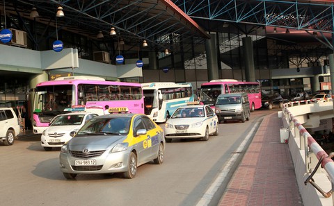 Sân bay Nội Bài phải sửa quy định riêng về niên hạn taxi - Ảnh 1. Sân bay Nội Bài phải sửa quy định riêng về niên hạn taxi - Ảnh 1.
