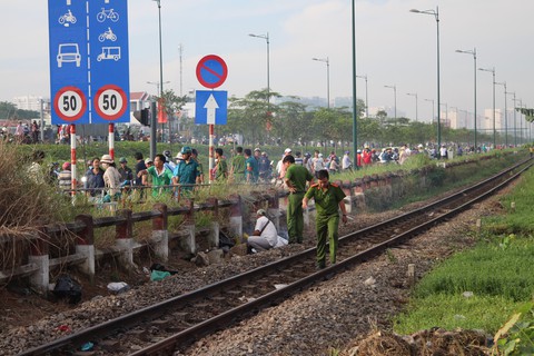Bị tàu hỏa tông, một phụ nữ tử vong - Ảnh 1. Bị tàu hỏa tông, một phụ nữ tử vong - Ảnh 1.