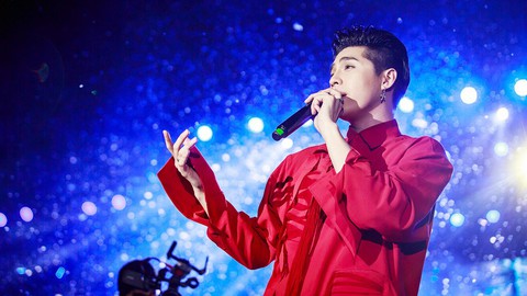 Noo Phước Thịnh tự làm MC, hát live trước 20.000 khán giả - Ảnh 6. Noo Phước Thịnh tự làm MC, hát live trước 20.000 khán giả - Ảnh 6.
