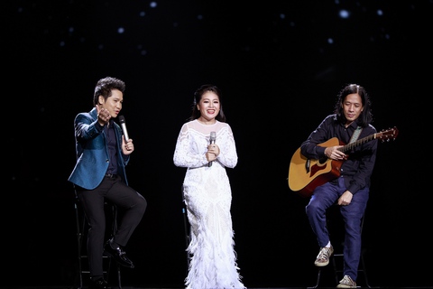 Trọng Tấn nắm tay Hồng Nhung trong Tình ta biển bạc đồng xanh - Ảnh 13. Trọng Tấn nắm tay Hồng Nhung trong Tình ta biển bạc đồng xanh - Ảnh 13.