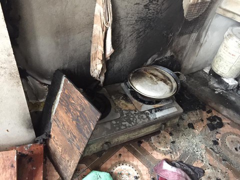 Nổ bình gas, ba người trong gia đình bỏng nặng - Ảnh 3. Nổ bình gas, ba người trong gia đình bỏng nặng - Ảnh 3.