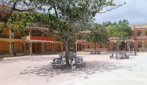 Tỉnh cấm lạm thu, trường vẫn thu - Ảnh 1. Tỉnh cấm lạm thu, trường vẫn thu - Ảnh 1.