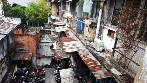 Quận 1 cưỡng chế, tháo dỡ chung cư 128 Hai Bà Trưng - Ảnh 6. Quận 1 cưỡng chế, tháo dỡ chung cư 128 Hai Bà Trưng - Ảnh 6.
