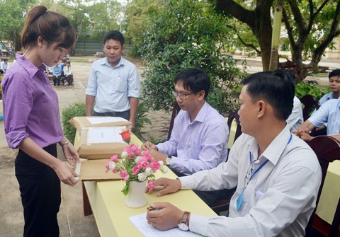 Chấm thi viên chức, được trả thù lao... 10.000 đồng - Ảnh 1. Chấm thi viên chức, được trả thù lao... 10.000 đồng - Ảnh 1.