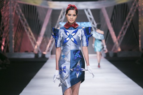 Ngô Thanh Vân đưa thời trang Cô Ba Sài Gòn lên sàn catwalk - Ảnh 10. Ngô Thanh Vân đưa thời trang Cô Ba Sài Gòn lên sàn catwalk - Ảnh 10.