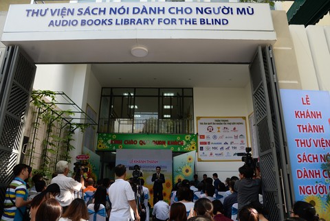 Phó chủ tịch TP.HCM hứa đồng hành với Thư viện sách nói - Ảnh 1. Phó chủ tịch TP.HCM hứa đồng hành với Thư viện sách nói - Ảnh 1.