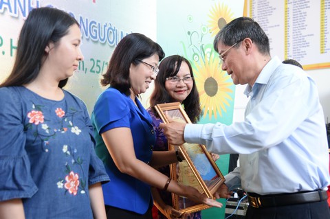 Phó chủ tịch TP.HCM hứa đồng hành với Thư viện sách nói - Ảnh 3. Phó chủ tịch TP.HCM hứa đồng hành với Thư viện sách nói - Ảnh 3.