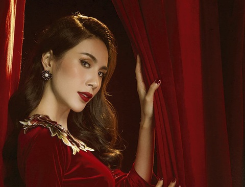 Bất chấp những tranh cãi, ca sĩ Thủy Tiên tung album bolero - Ảnh 4. Bất chấp những tranh cãi, ca sĩ Thủy Tiên tung album bolero - Ảnh 4.