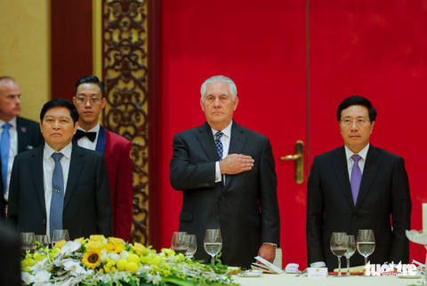 Chủ tịch nước mở quốc yến tiếp đãi Tổng thống Trump - Ảnh 4. Chủ tịch nước mở quốc yến tiếp đãi Tổng thống Trump - Ảnh 4.