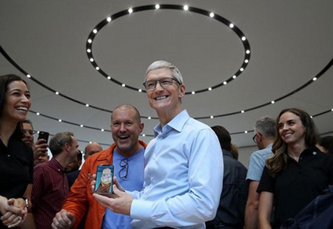 Lãnh đạo Apple nhận lương khủng còn bị buộc xài… chuyên cơ riêng - Ảnh 1. Lãnh đạo Apple nhận lương khủng còn bị buộc xài… chuyên cơ riêng - Ảnh 1.
