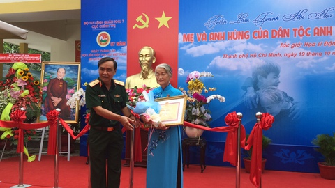 Triển lãm tranh Mẹ và Anh hùng của dân tộc anh hùng - Ảnh 5. Triển lãm tranh Mẹ và Anh hùng của dân tộc anh hùng - Ảnh 5.
