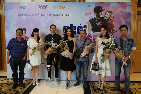 Chiều ngang qua phố cũ đã được kể một cách giản dị nhất - Ảnh 6. Chiều ngang qua phố cũ đã được kể một cách giản dị nhất - Ảnh 6.