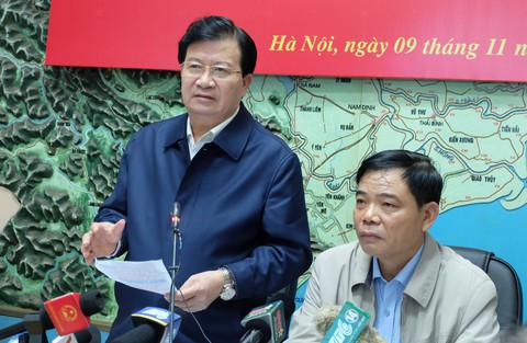 Ứng phó kịch bản 5 ngày nữa bão có thể lại vào Miền Trung - Ảnh 1. Ứng phó kịch bản 5 ngày nữa bão có thể lại vào Miền Trung - Ảnh 1.