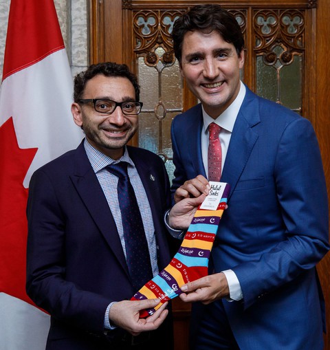 Vị thủ tướng Canada điển trai và chiêu ngoại giao vớ độc đáo - Ảnh 5. Vị thủ tướng Canada điển trai và chiêu ngoại giao vớ độc đáo - Ảnh 5.