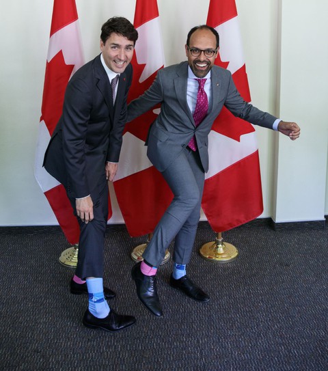 Vị thủ tướng Canada điển trai và chiêu ngoại giao vớ độc đáo - Ảnh 8. Vị thủ tướng Canada điển trai và chiêu ngoại giao vớ độc đáo - Ảnh 8.