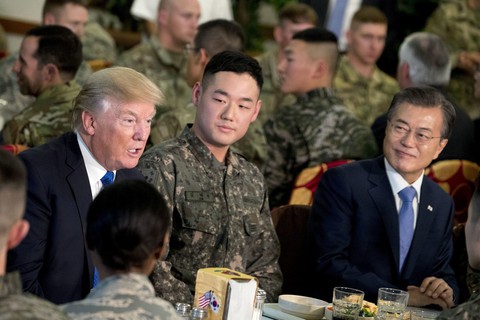 Hàn Quốc thết đãi ông Trump nước tương 360 năm tuổi - Ảnh 1. Hàn Quốc thết đãi ông Trump nước tương 360 năm tuổi - Ảnh 1.