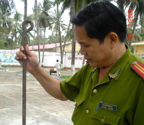 Những cuộc trốn tù không tưởng của Phước 8 ngón và Hùng thẹo - Ảnh 2. Những cuộc trốn tù không tưởng của Phước 8 ngón và Hùng thẹo - Ảnh 2.
