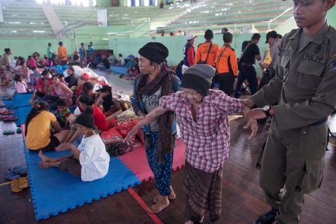 Bali hồi hộp chờ núi lửa phun trào - Ảnh 16. Bali hồi hộp chờ núi lửa phun trào - Ảnh 16.