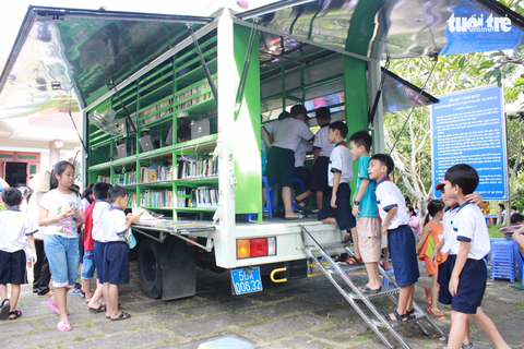 Đội mưa đem Trung Thu đến với các em nhỏ Bến Tre - Ảnh 13. Đội mưa đem Trung Thu đến với các em nhỏ Bến Tre - Ảnh 13.