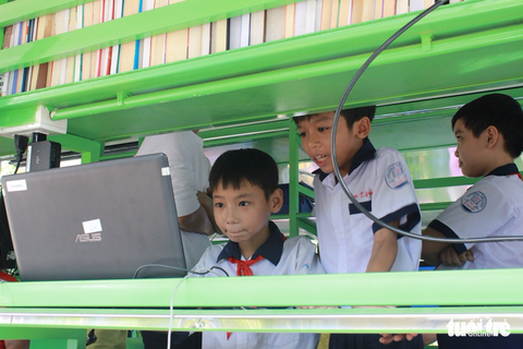 Đội mưa đem Trung Thu đến với các em nhỏ Bến Tre - Ảnh 12. Đội mưa đem Trung Thu đến với các em nhỏ Bến Tre - Ảnh 12.