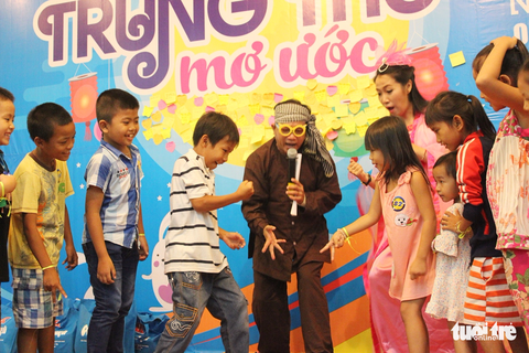Chơi Trung thu nhưng nhớ uống thuốc đúng giờ nha các con - Ảnh 6. Chơi Trung thu nhưng nhớ uống thuốc đúng giờ nha các con - Ảnh 6.