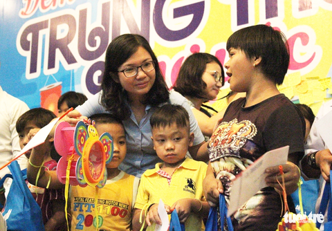 Chơi Trung thu nhưng nhớ uống thuốc đúng giờ nha các con - Ảnh 9. Chơi Trung thu nhưng nhớ uống thuốc đúng giờ nha các con - Ảnh 9.