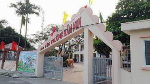 Trẻ mầm non ăn gà chưa làm lòng là tin thất thiệt - Ảnh 1. Trẻ mầm non ăn gà chưa làm lòng là tin thất thiệt - Ảnh 1.