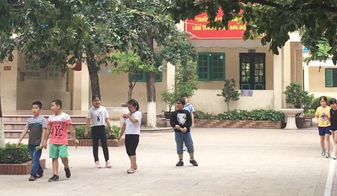 Nói chuyện trong lớp, học sinh lớp 2 bị dọa đuổi học - Ảnh 1. Nói chuyện trong lớp, học sinh lớp 2 bị dọa đuổi học - Ảnh 1.