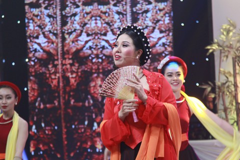 Con trai Kim Tử Long hỗ trợ thí sinh Đường đến Danh ca vọng cổ - Ảnh 5. Con trai Kim Tử Long hỗ trợ thí sinh Đường đến Danh ca vọng cổ - Ảnh 5.