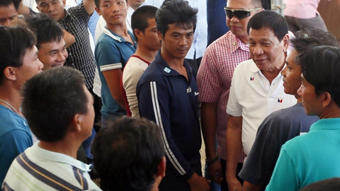 Đang xác minh vụ Philippines bắn tàu cá Phú Yên, 2 người chết - Ảnh 1. Đang xác minh vụ Philippines bắn tàu cá Phú Yên, 2 người chết - Ảnh 1.