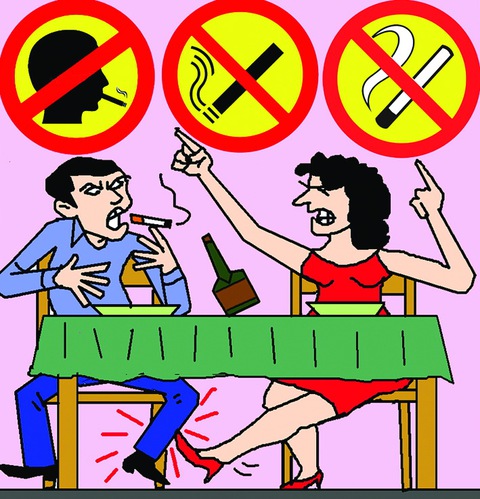 Bỏ hút thuốc đỡ đau chân - Ảnh 1. Bỏ hút thuốc đỡ đau chân - Ảnh 1.