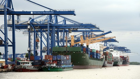 Cần đầu tư phát triển đường thủy để kéo giảm chi phí vận tải - Ảnh 1. Cần đầu tư phát triển đường thủy để kéo giảm chi phí vận tải - Ảnh 1.