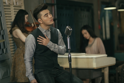 Ưng Hoàng Phúc ra MV ca khúc Người ta nói và mơ về live show - Ảnh 5. Ưng Hoàng Phúc ra MV ca khúc Người ta nói và mơ về live show - Ảnh 5.