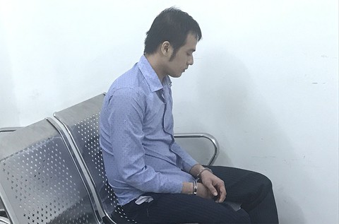 Chỉ một cái đạp mà giết bạn gái 16 tuổi trong khách sạn - Ảnh 1. Chỉ một cái đạp mà giết bạn gái 16 tuổi trong khách sạn - Ảnh 1.