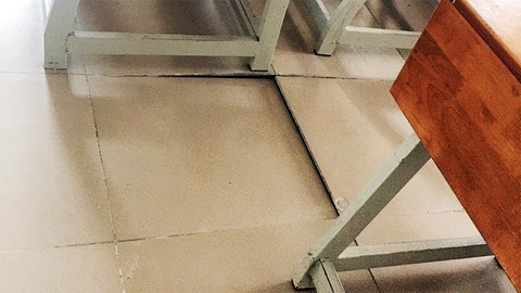 Thực hư sàn lớp học rung sau vụ sinh viên ĐH Hutech tử vong? - Ảnh 4. Thực hư sàn lớp học rung sau vụ sinh viên ĐH Hutech tử vong? - Ảnh 4.